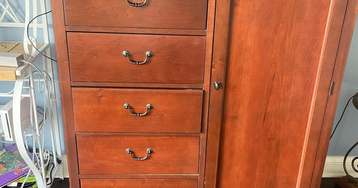 Chester drawer for 35 in Fisherville, KY Finds — Nextdoor