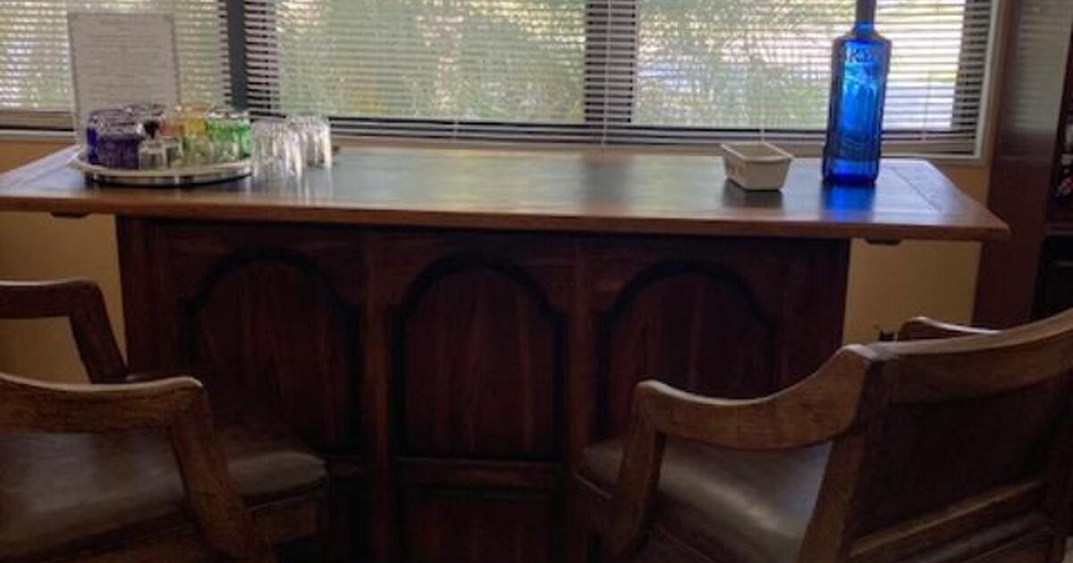 BAR & 2 Barstools for 275 in Lady Lake, FL For Sale & Free — Nextdoor