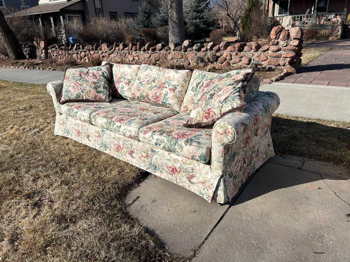 FREE couches curb alert ! for Free in Colorado Springs, CO For Sale