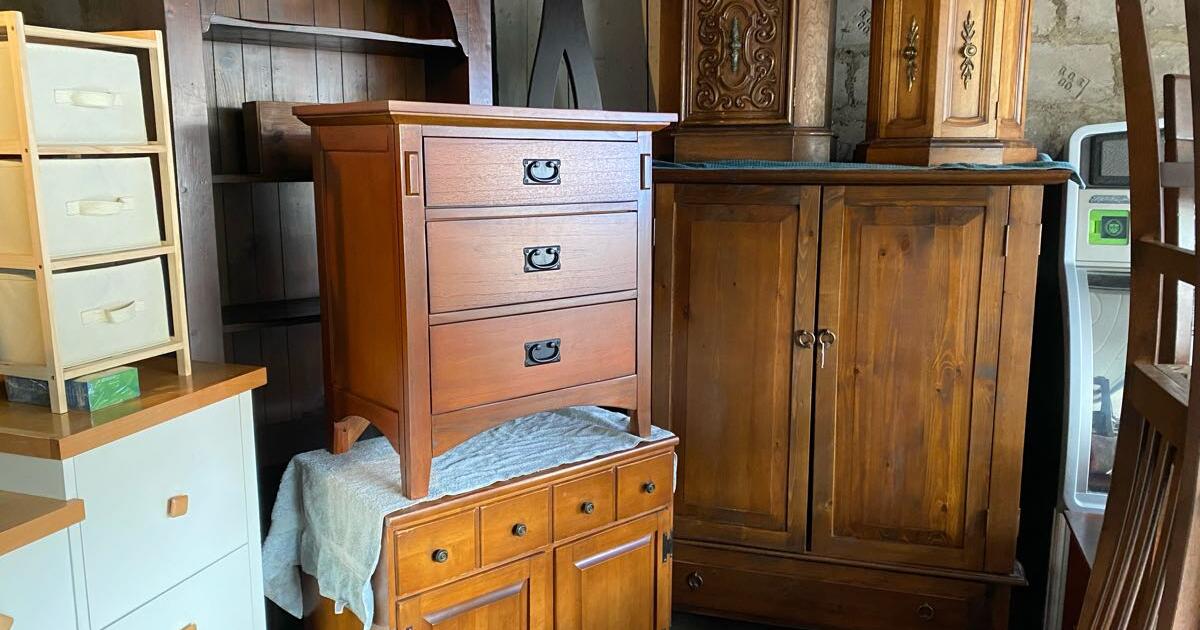 Giant Moving/FURNITURE Sale (Part 4) DELIVERY AVAILABLE for 1 in