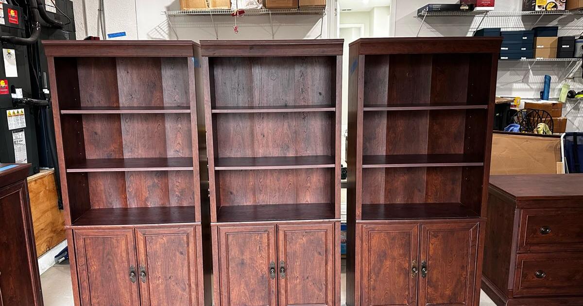 Bookcases/Shelving units in Fort Myers, FL For Sale & Free — Nextdoor