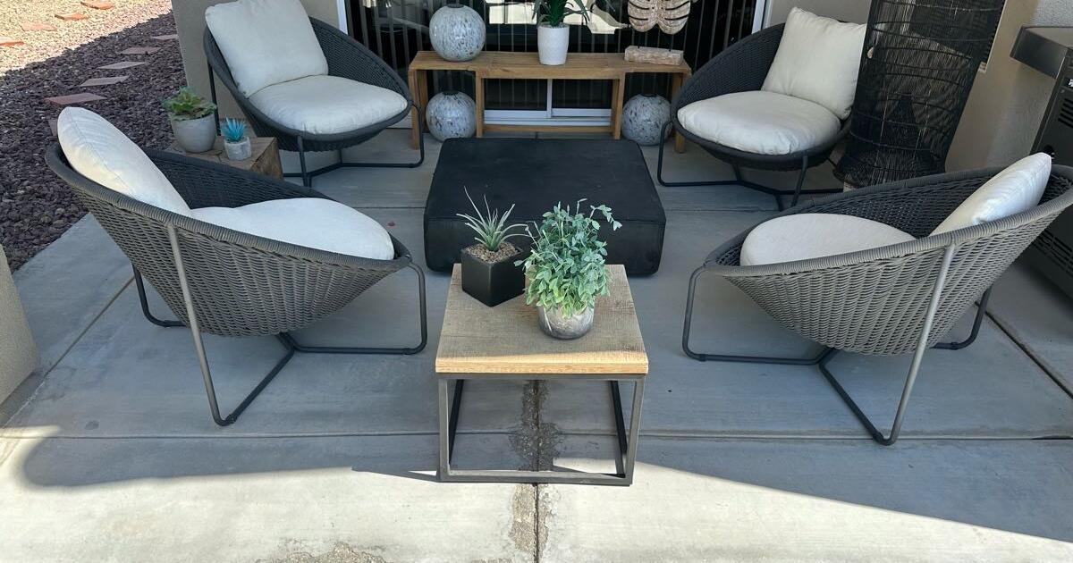 Crate and Barrell Patio Lounge Chairs for 200 in Palm Desert, CA For