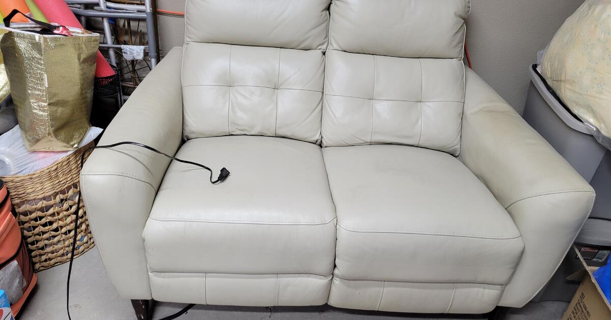 Leather Electric Reclining Loveseat for 500 in Yuma, AZ For Sale