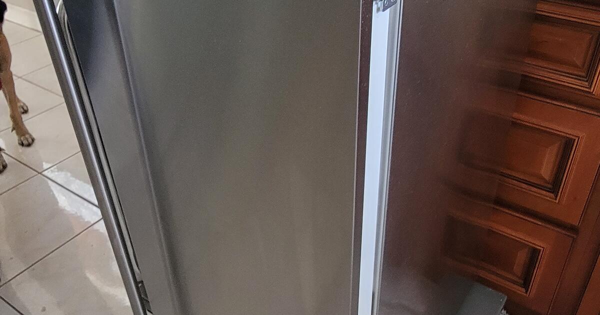 BuiltIn or FreeStanding Indoor or Outdoor GE ICE MAKER UCC15NJBII for 800 in Venice, FL For