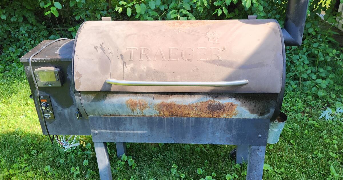 Traeger Texas Elite TFB65LZB for Free in Birmingham, MI For Sale