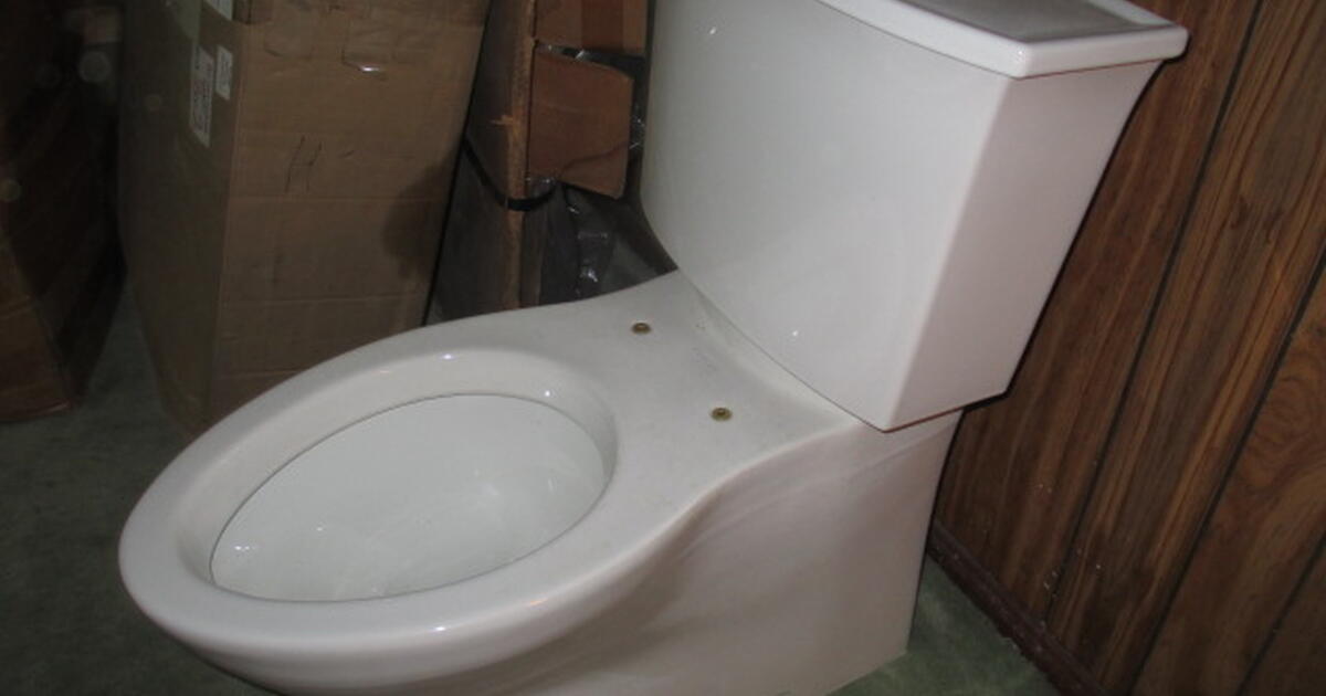 New Kohler Archer toilet bowl & tank. New in the Kohler boxes. for 386