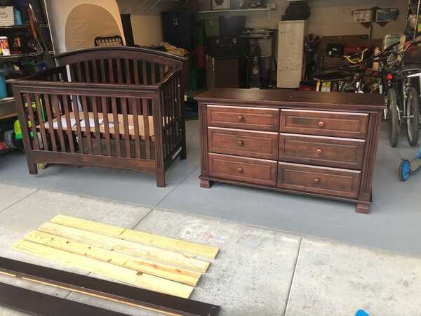 Baby cache bliss top flat top crib