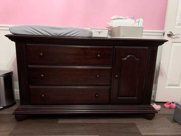 Nursery Furniture Munire Newport Convertible Con Dresser