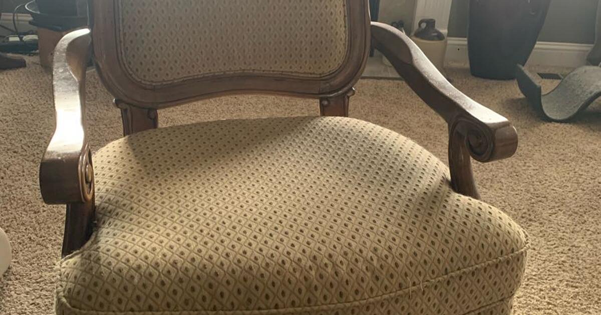 Free chair and recliner for Free in Greeley, CO For Sale & Free