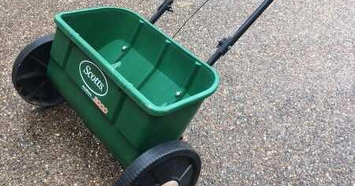 Scotts AccuGreen 3000 seeding cart Drop/Lawn Fertilizer Spreader for