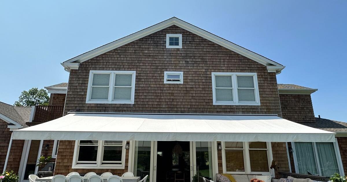 Large powered awning for 2000 in East Hampton, NY Finds — Nextdoor