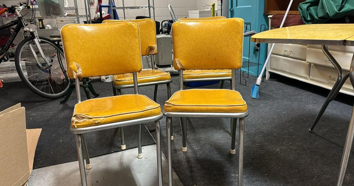 Howell chrome steel table and chairs for 150 in mount dora fl for