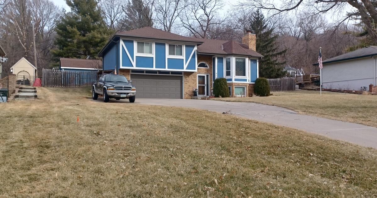 Home for sale 812 Delong Ave, Council Bluffs 51503 for 305000 in Council Bluffs, IA For