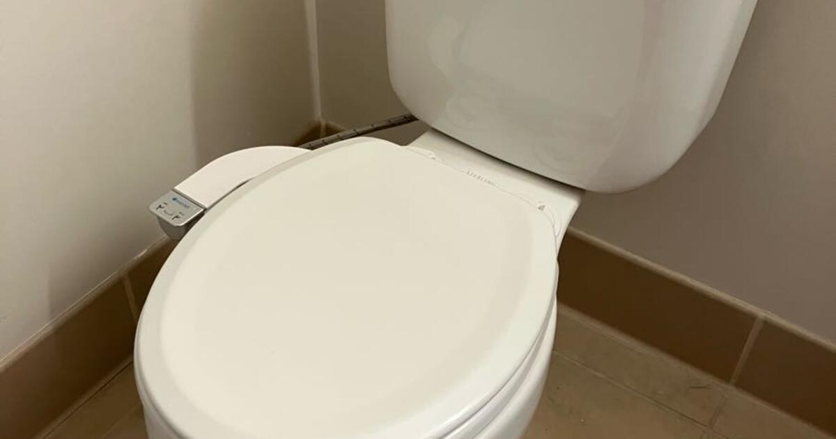 2 Sterling toilets for Free in Minneapolis, MN | Finds — Nextdoor