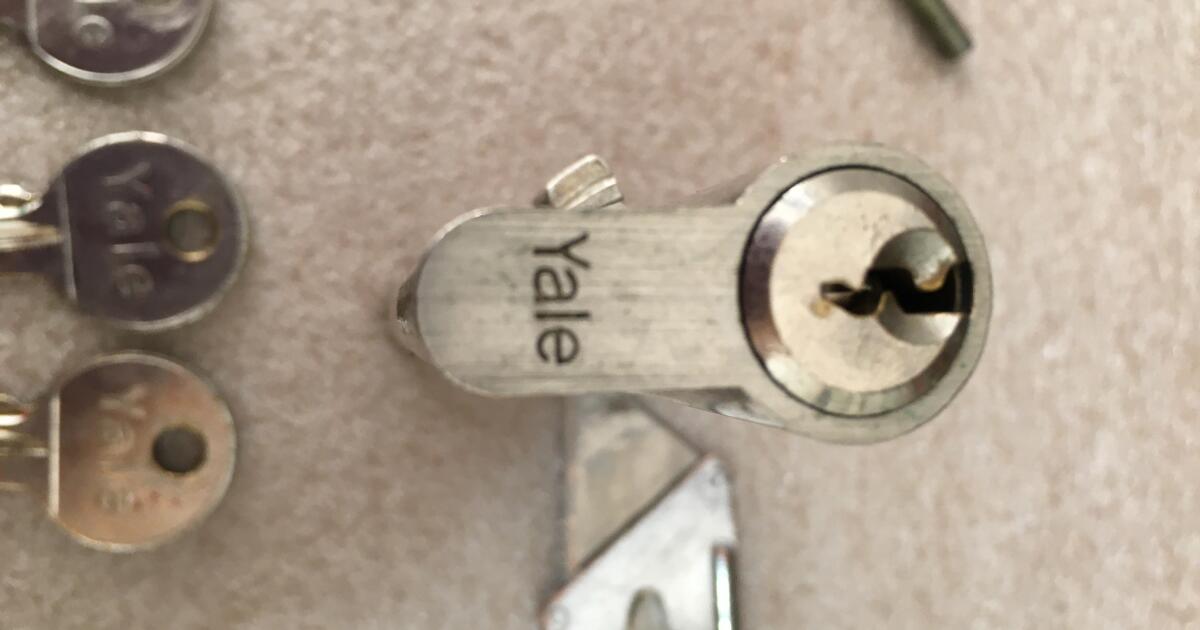DOOR BARREL LOCK AND KEYS for £3 in Dudley, England For Sale & Free