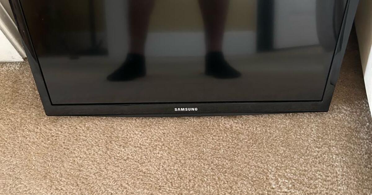 22 inch Samsung tv for $20 in Sellersburg, IN | For Sale & Free — Nextdoor