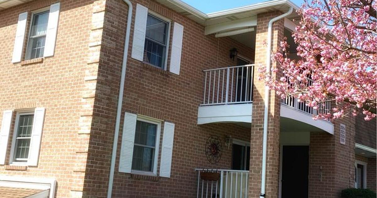 For rent Fairways on Brookside 2 Br 1 ba condo for 1650 in Macungie