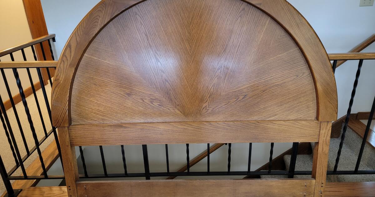 Queen Headboard & Frame for 30 in Maplewood, MN Finds — Nextdoor