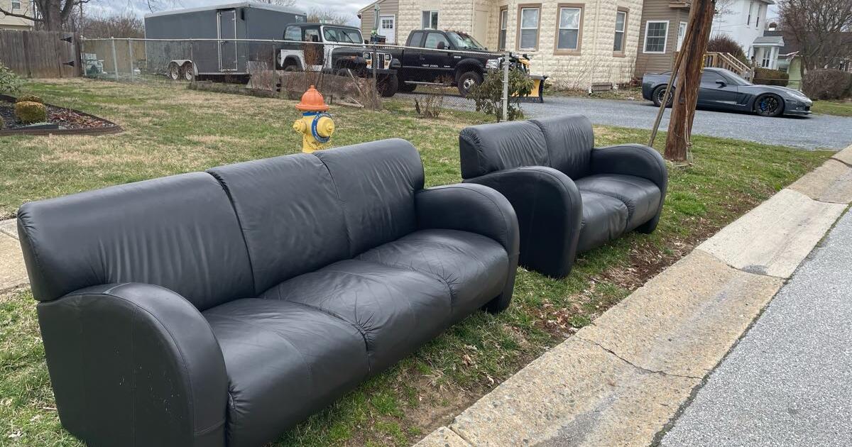 Curb Alert FREE leather couches and table for Free in Wilmington, DE