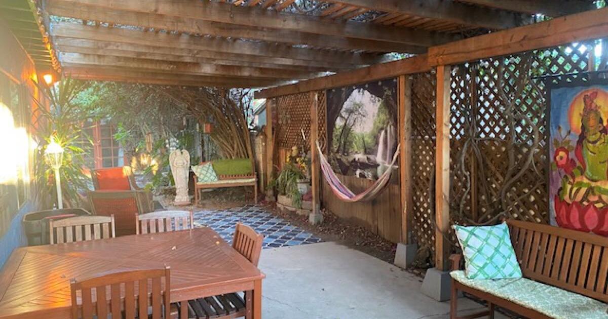 Burbank Guest House Garden Cottage for 2000 in Burbank, CA Finds — Nextdoor