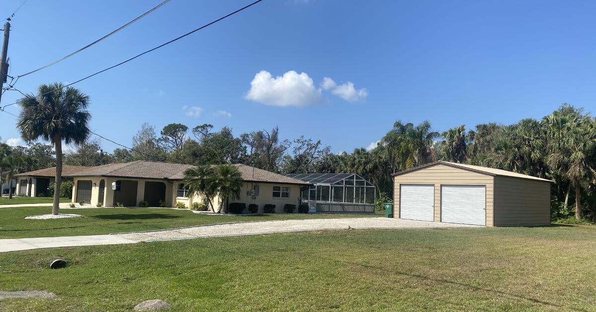 Completely renovated Port Charlotte POOL HOME ready for new owners