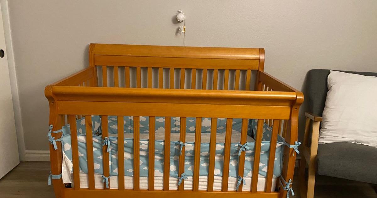 Baby crib for Free in Redlands, CA Finds — Nextdoor