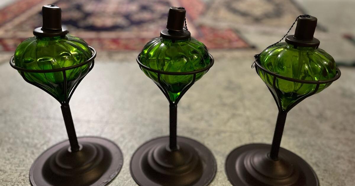 Outdoor Tabletop Oil Burners Set of 3 10 for 10 in Hopewell Junction, NY For Sale & Free