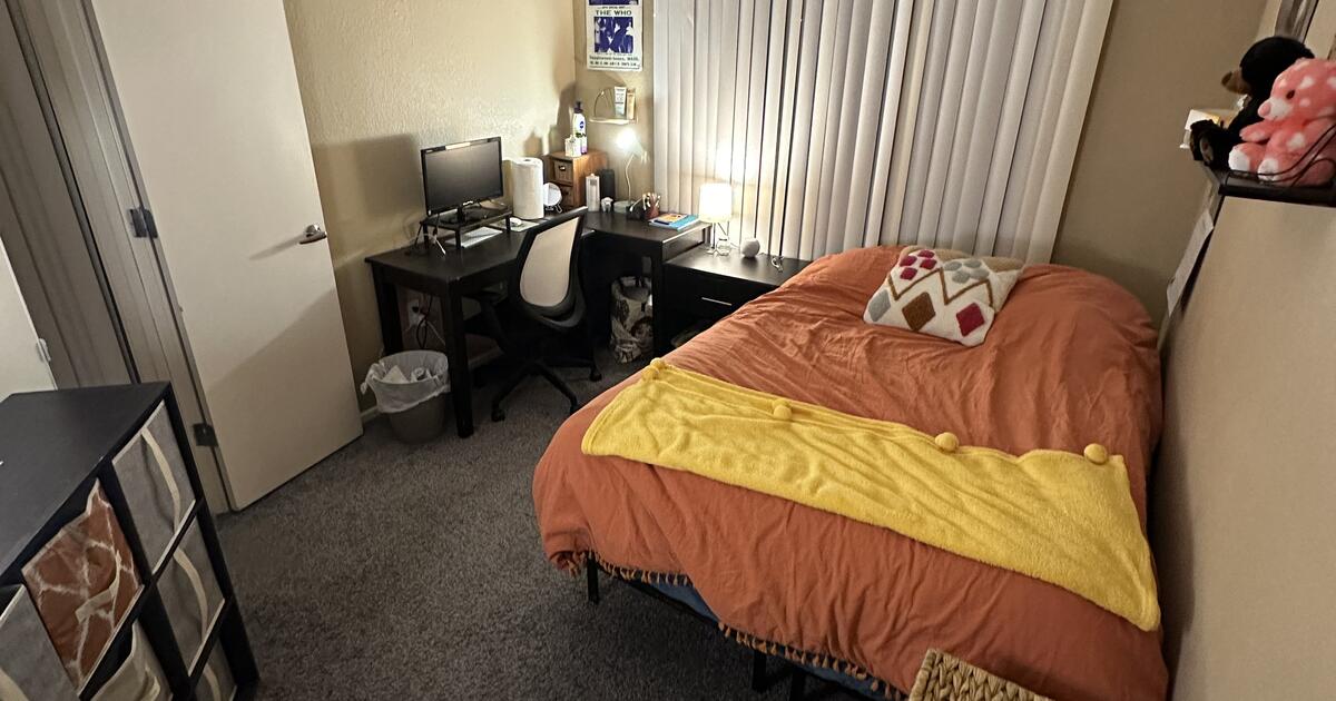 Room for Rent on Tempe Town Lake for 590 in Tempe, AZ For Sale