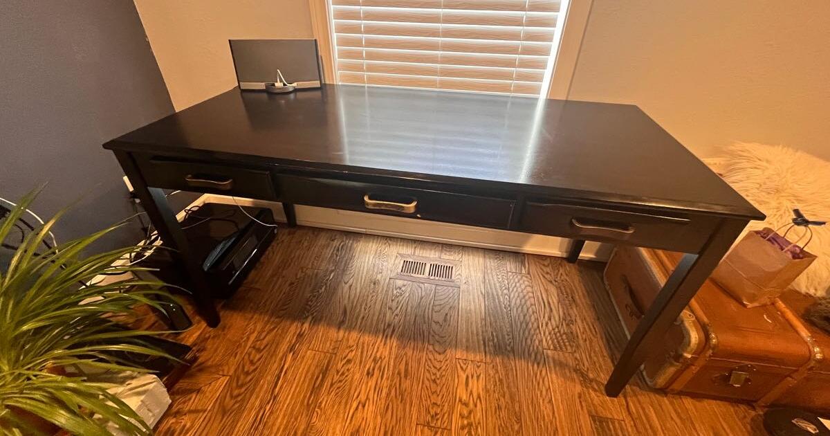 Desk for 90 in Boise, ID Finds — Nextdoor