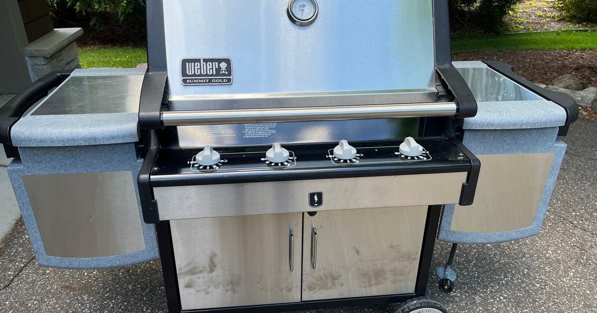 Weber Summit Gold A4 propane grill for Free in Excelsior, MN For Sale