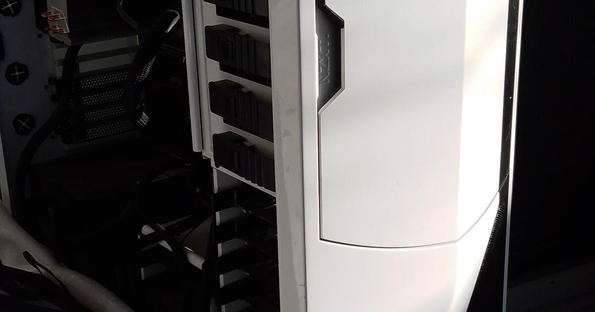 Large Computer case (case only) for 15 in Castaic, CA For Sale