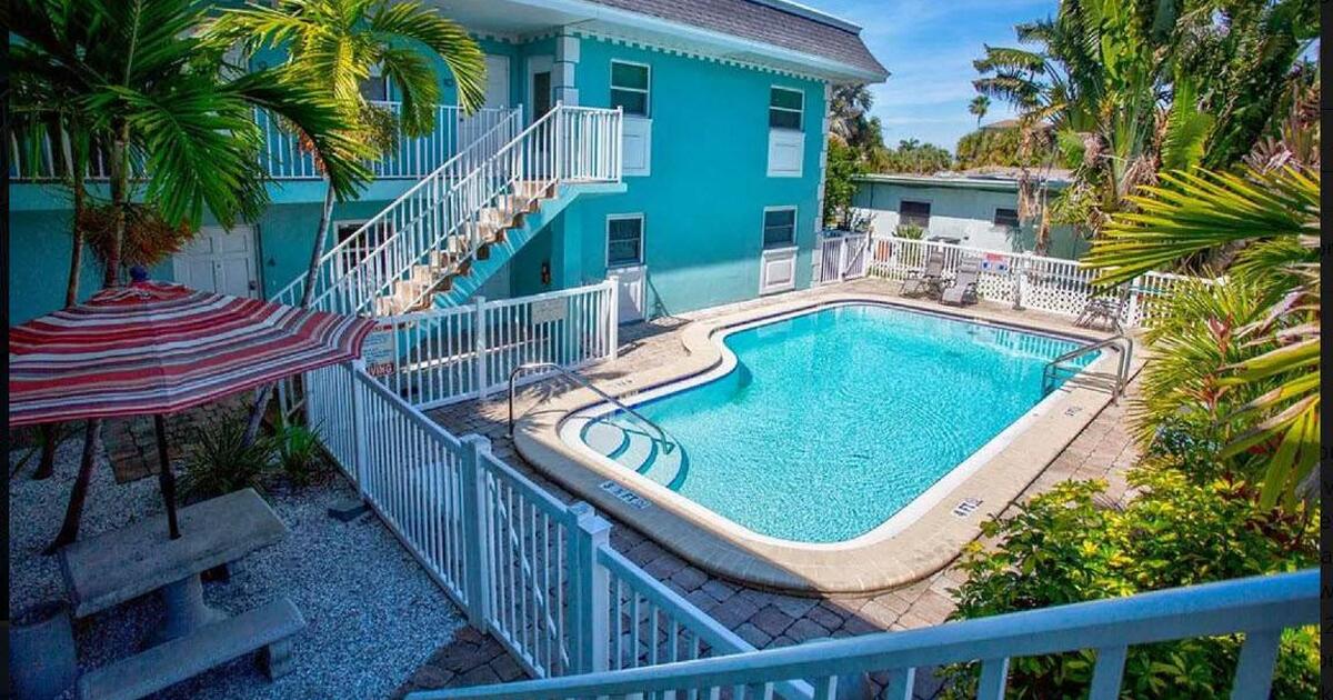 Treasure Island 2500/mo 710sf 1BR 1BA Condo Rent Water View 2 blks TI