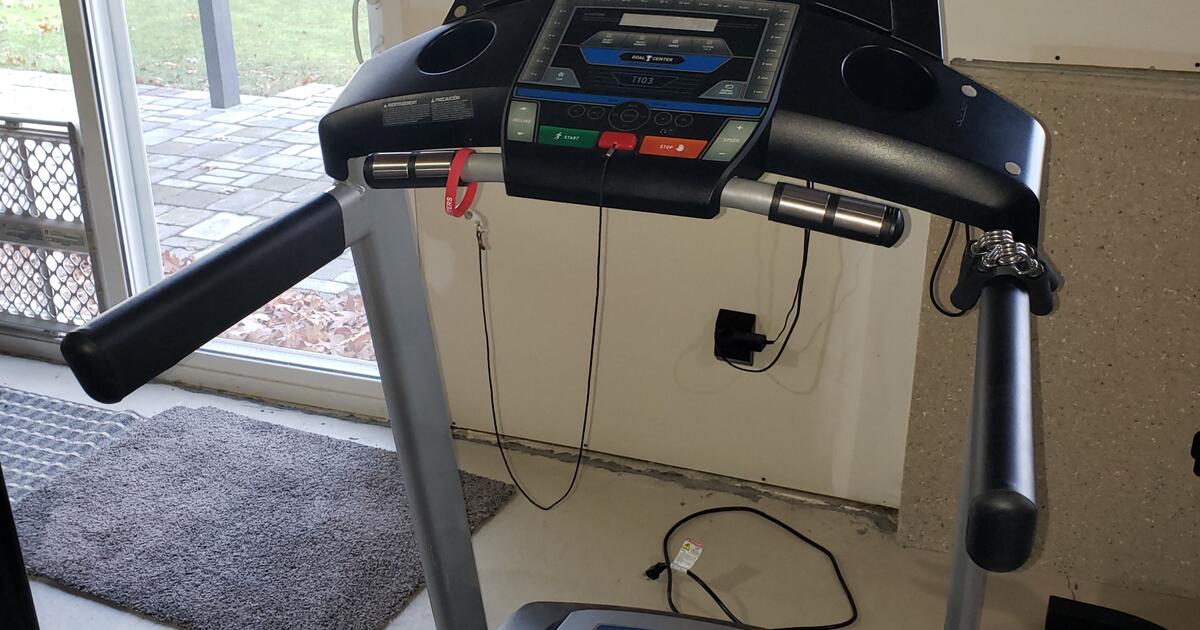 NonWorking Treadmill Horizon T103 for Free in Grand Rapids, MI For