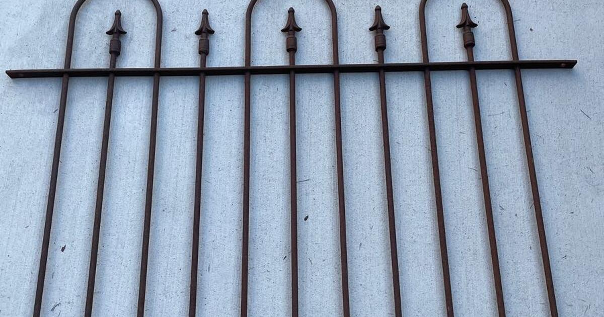 Decorative Metal Fence for 35 in Oconomowoc, WI For Sale & Free