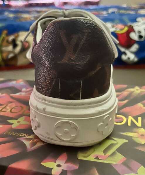 Where do they liquidate Louis Vuitton shoes? - Quora