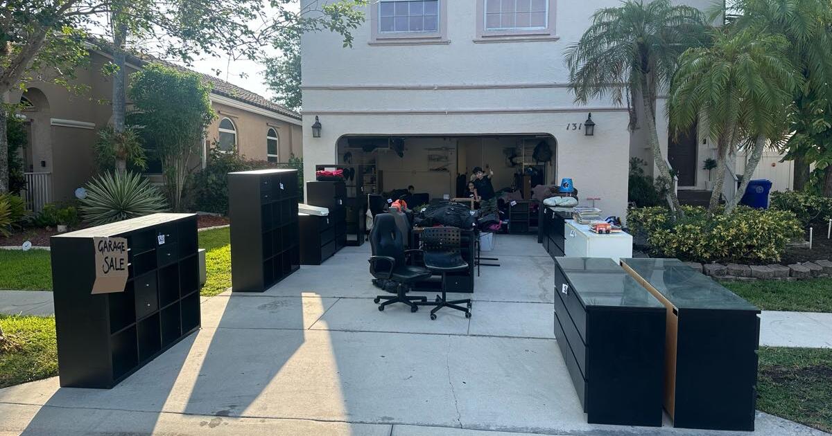 GARAGE SALE!!! Moving out! in Pembroke Pines, FL | For Sale & Free