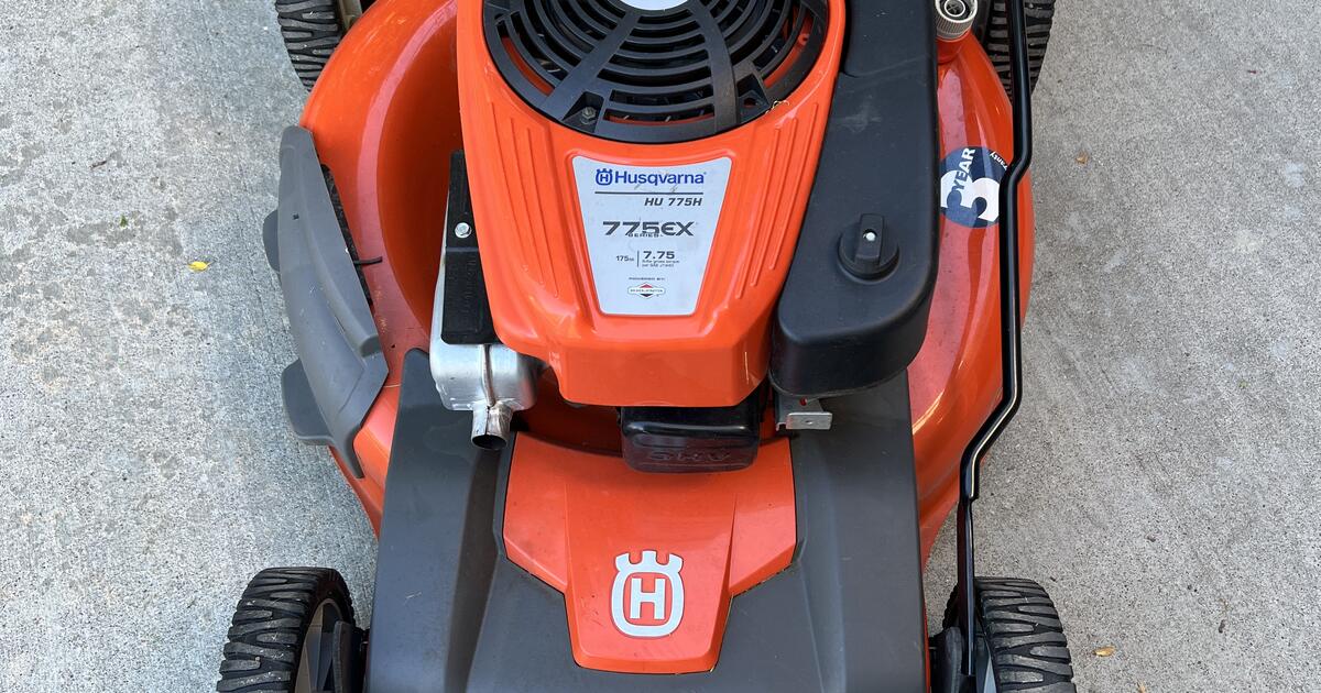 Husqvarna 7.75 Ft Lbs Torque 22 in Self Propelled Gas Lawn Mower