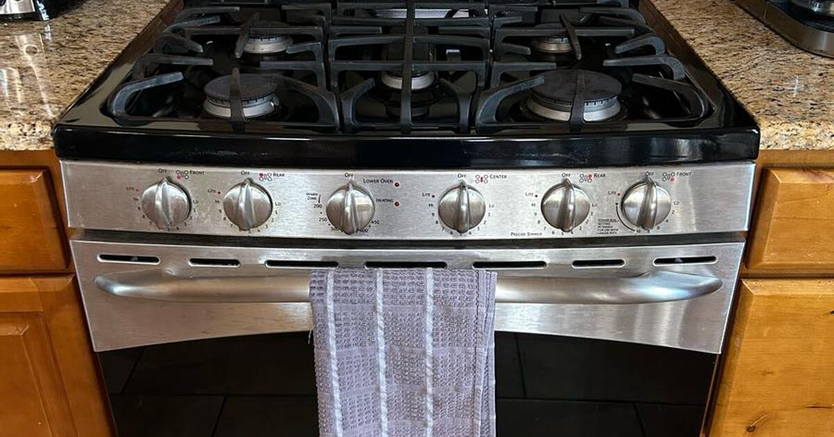 Free…GE Profile dual fuel stove for Free in Las Cruces, NM For Sale