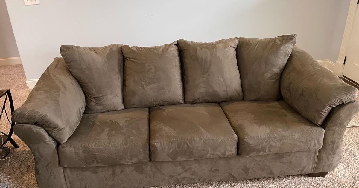BRAND NEW COUCH for 150 in Huntsville, AL Finds — Nextdoor