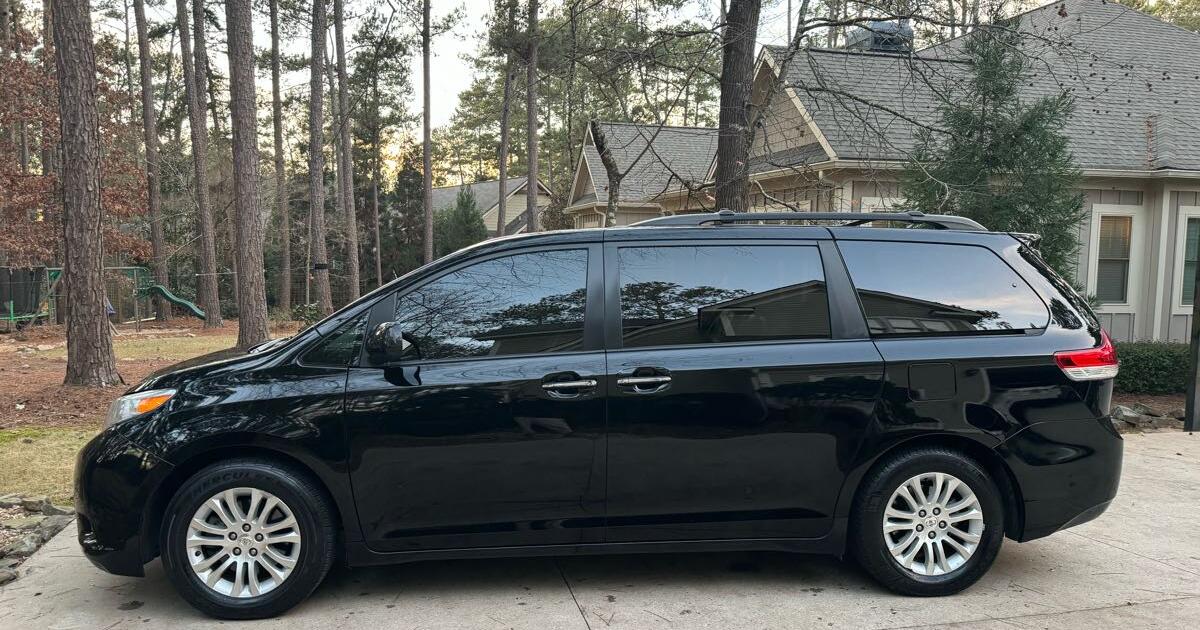2011 Black Toyota Sienna Minivan for $7500 in Greensboro, GA | For Sale ...