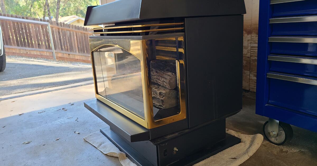 Mendota free standing stove for 10 in Shingle Springs, CA For Sale