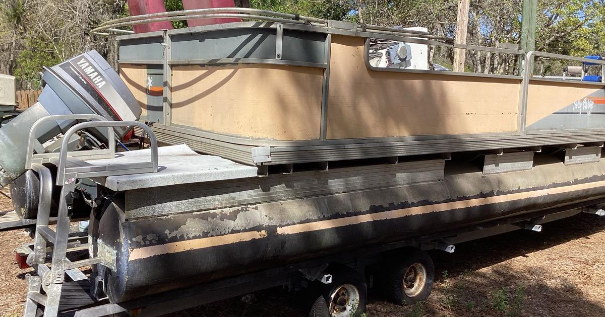 Pontoon Boat for 2200 in Homosassa, FL For Sale & Free — Nextdoor