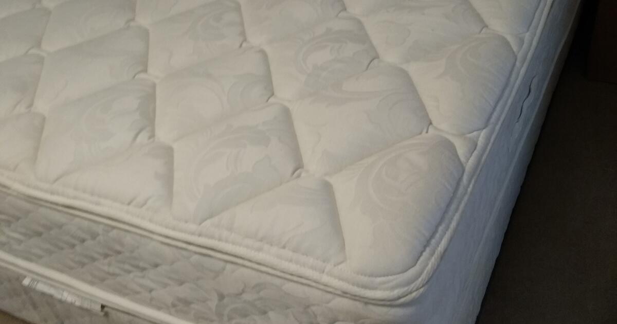 Sealy Posturepedic Queen Size Mattress and Box Springs for 125 in