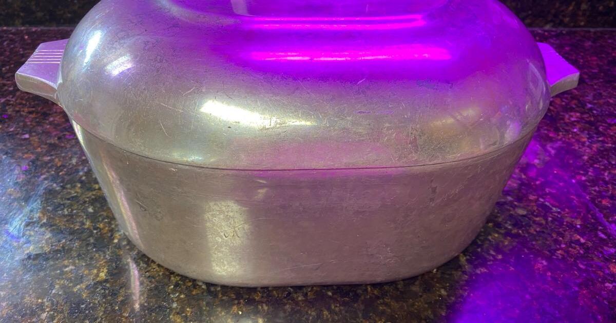 Magnalite Vintage 8 Qt. Roasterette for 150 in Slidell, LA Finds