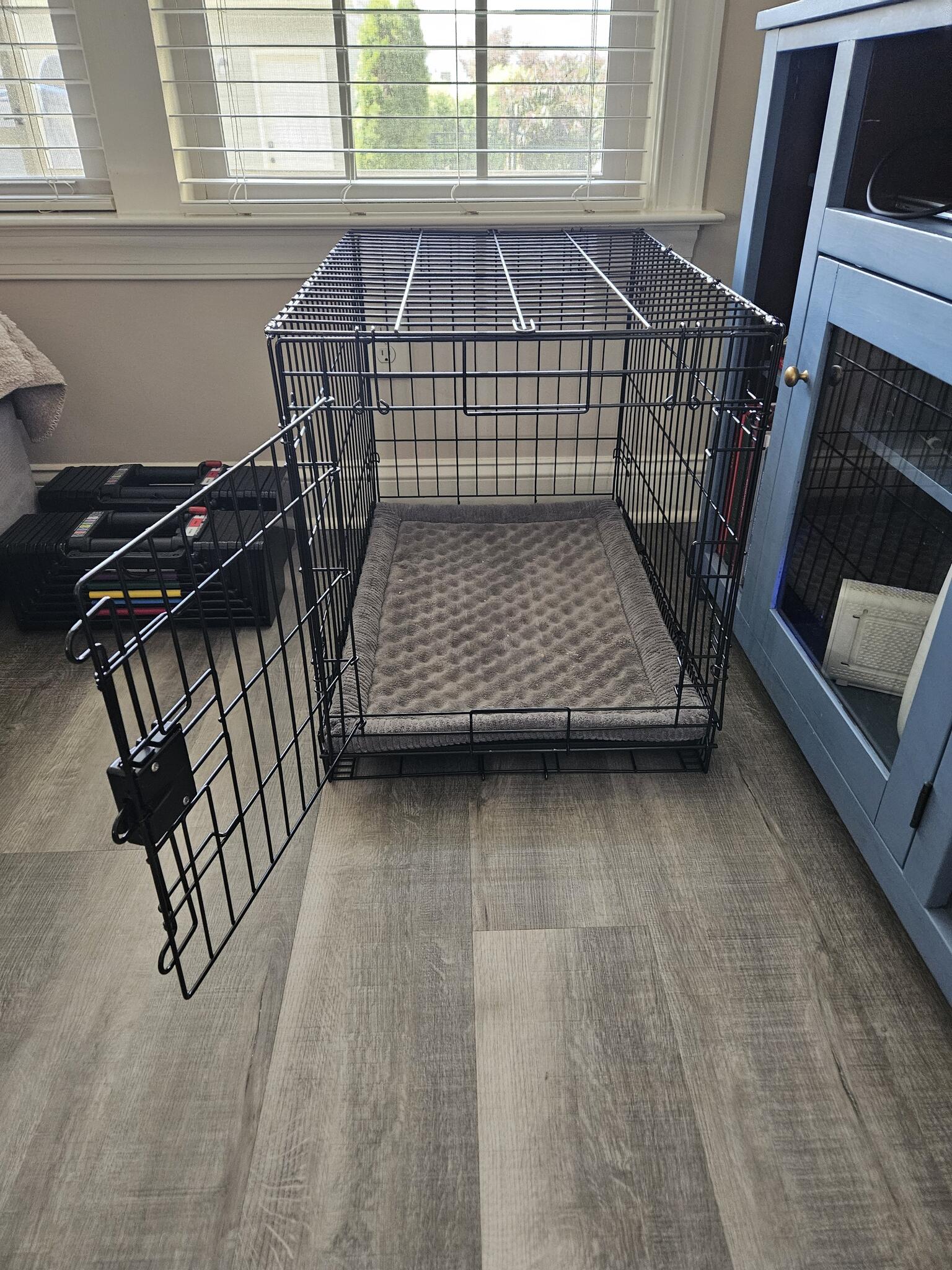 Foldable Pet Crate With Divider & Bed