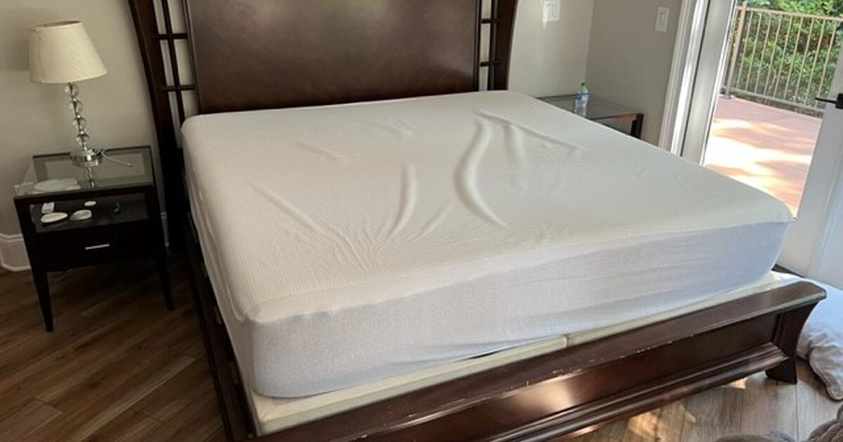 REDUCED Bedroom Furniture Set (King size, Dresser, 2 End Tables) 375