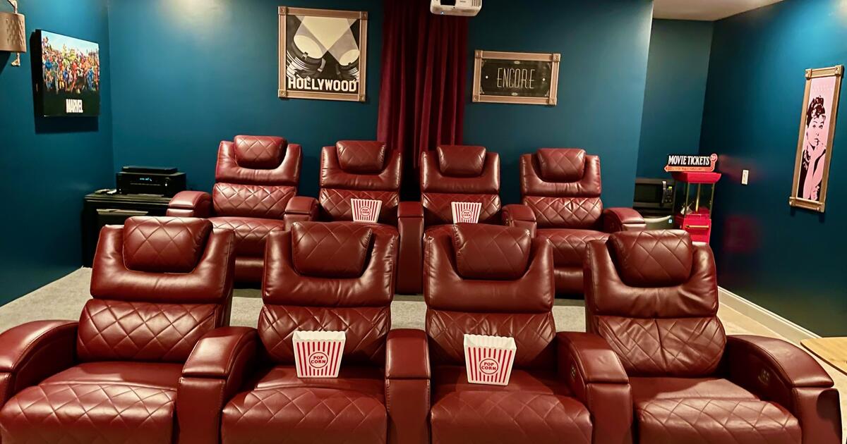 Home for Sale in Fox Run 521 Brochardt Blvd 670,000 for 670000 in