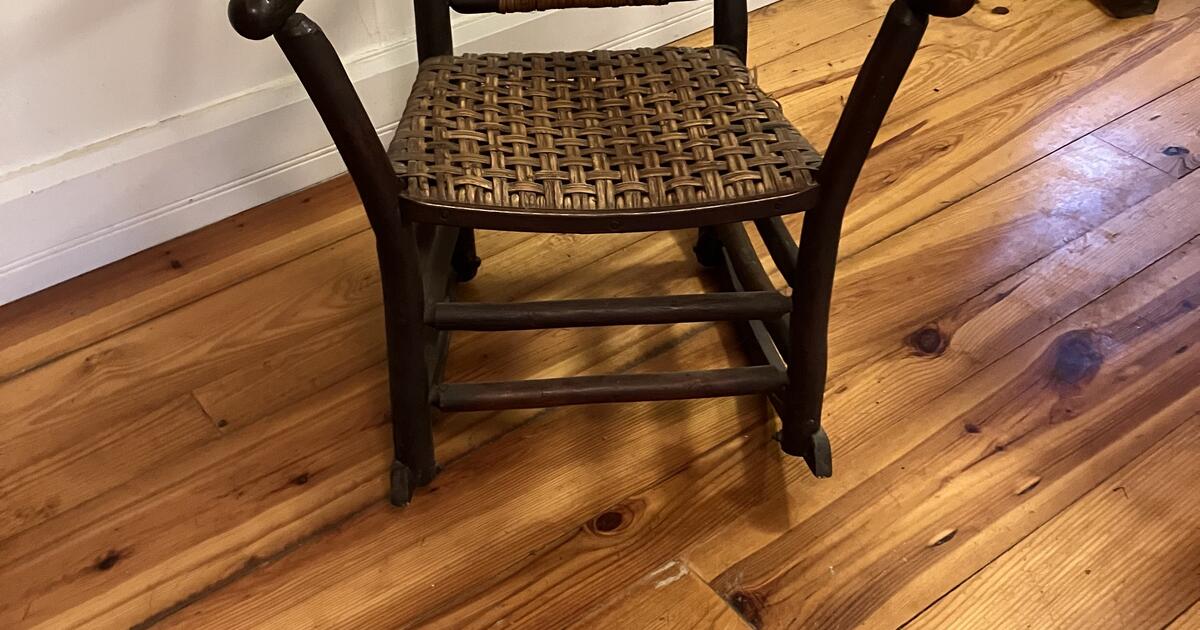 Antique presidential chair for Free in East Amwell Township, NJ Finds