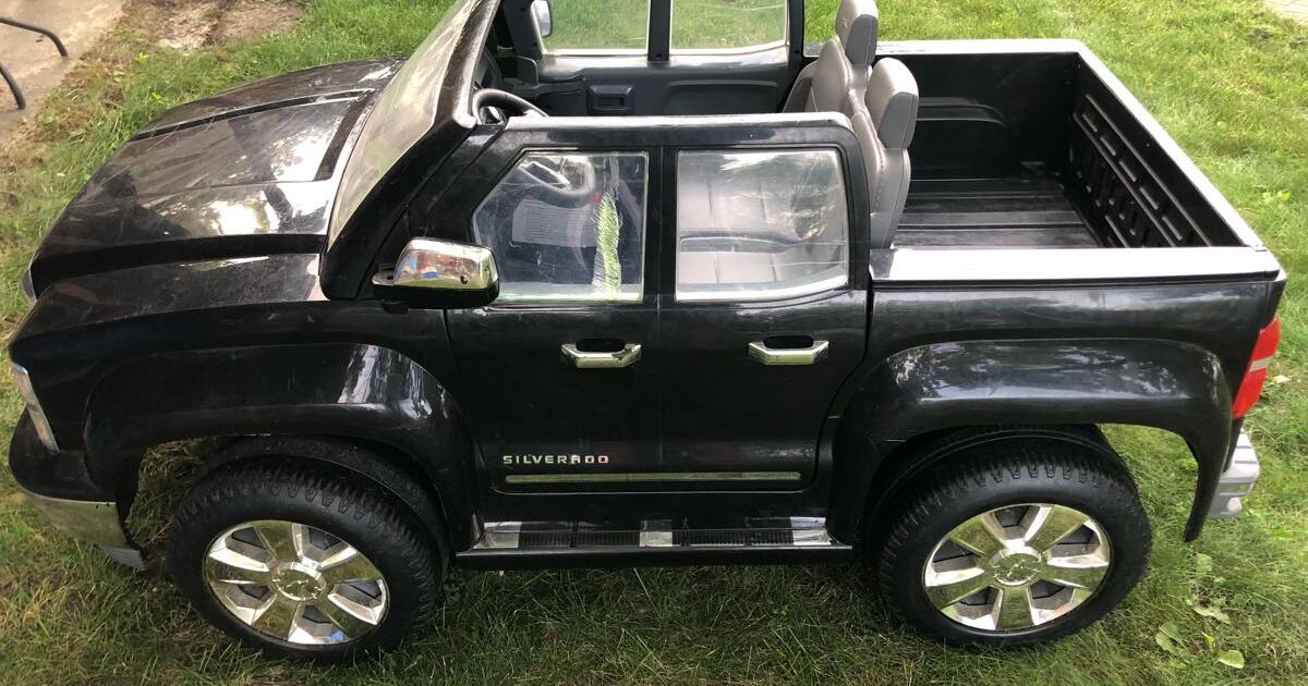 Large Silverado power wheels truck for $129 in Livonia, MI | For Sale ...