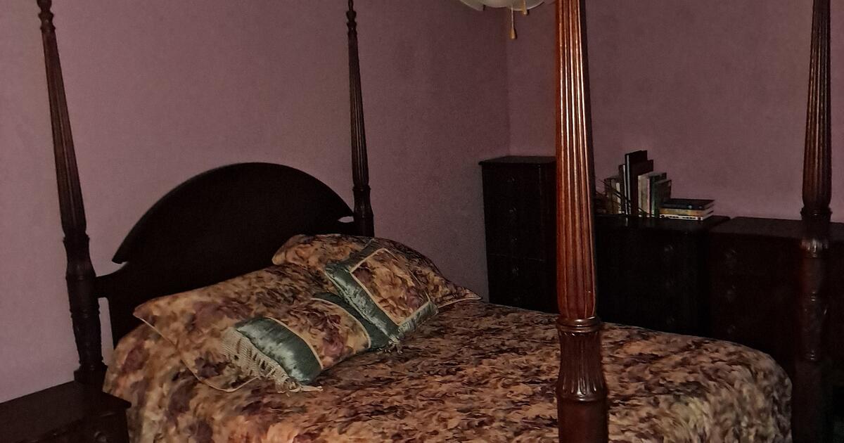 Bombay and Company Four Poster Queen Size Bed Frame. Includes rails for